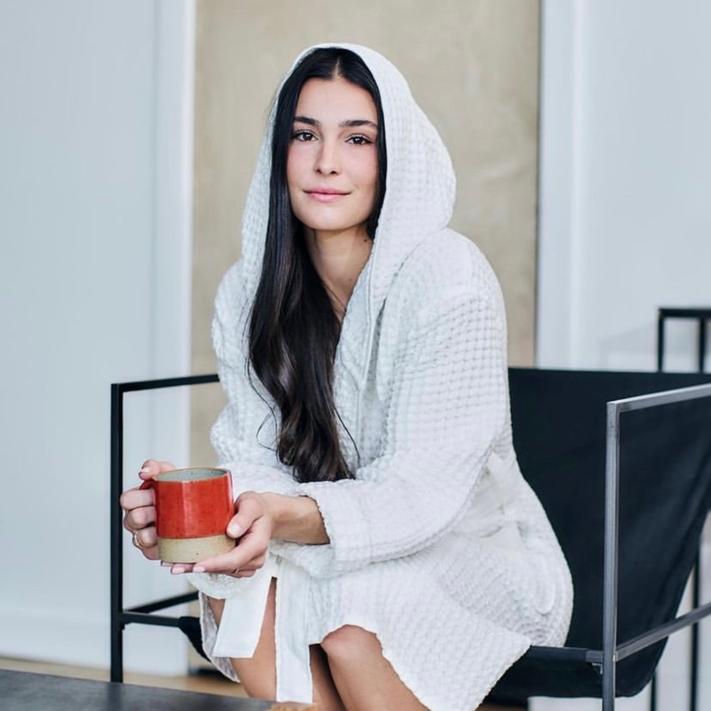 Onsen’s crazy absorbent, extra soft waffle weave in a robe made for lounging.